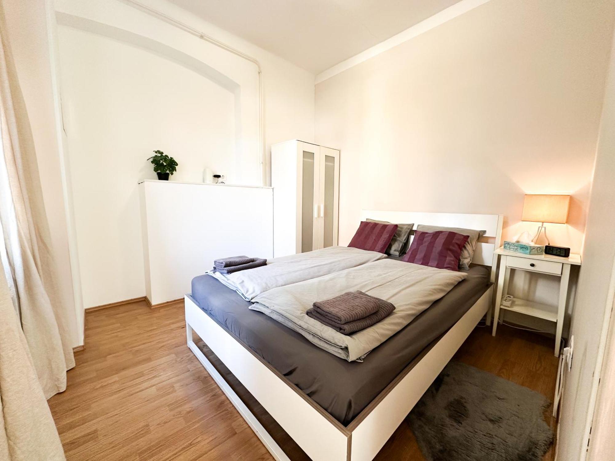 Cozy 1br With Skyline View - Purple Skyline Apartment *